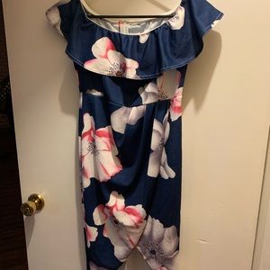 Pretty floral pattern dress 🌸